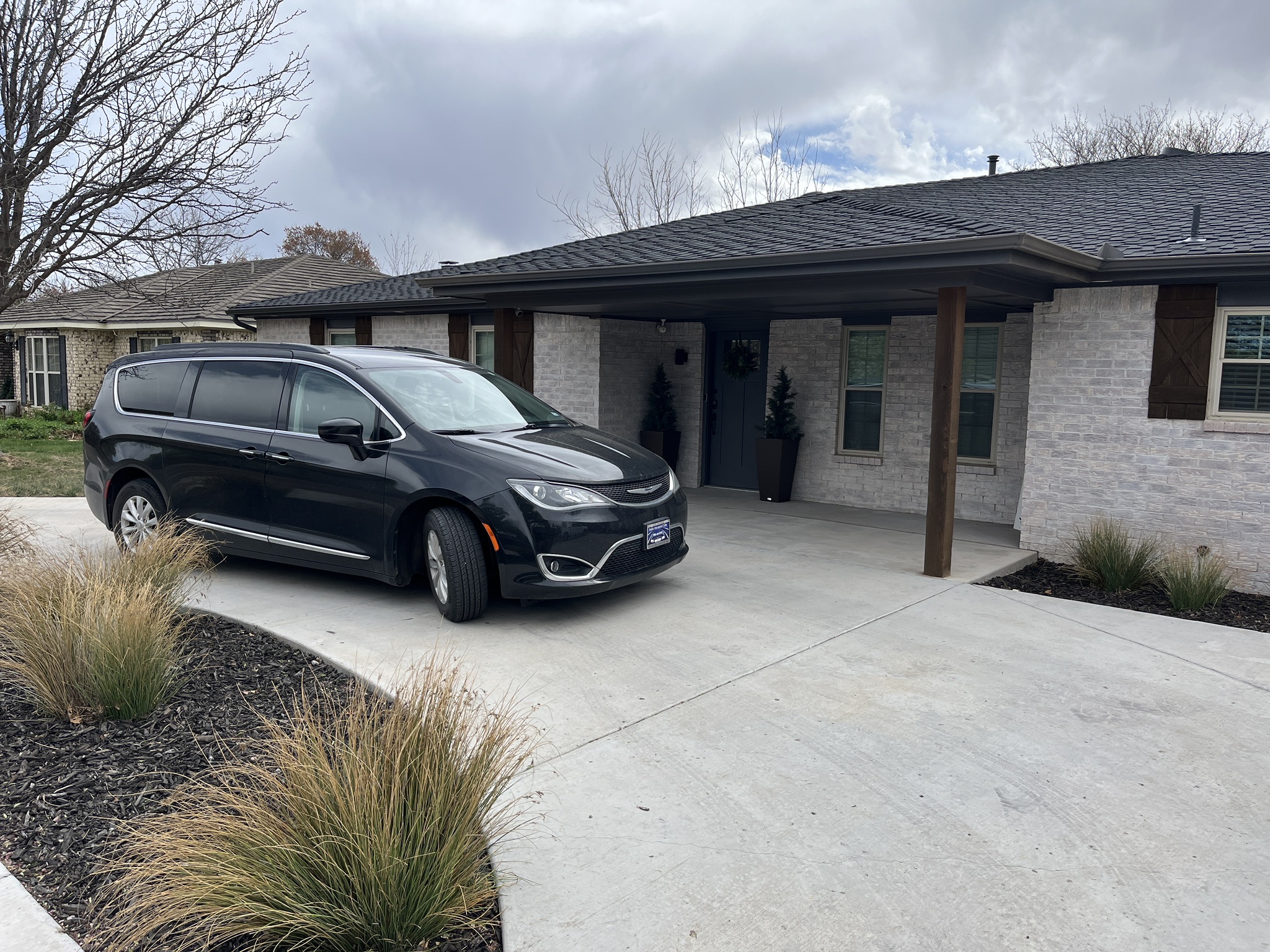 Odessa home after roof replacement - Beautiful new architectural shingles - 5 Star Commercial Roofing